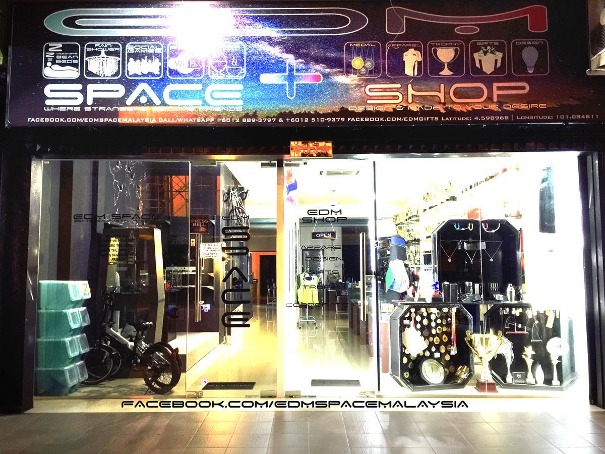 איפוה Edm Space מראה חיצוני תמונה